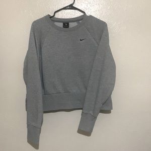 Women’s M Cropped Nike sweater